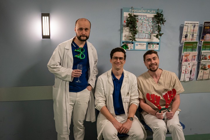 Nemocnica - Daniel Fischer, Dávid Uzsák a Dárius Koči